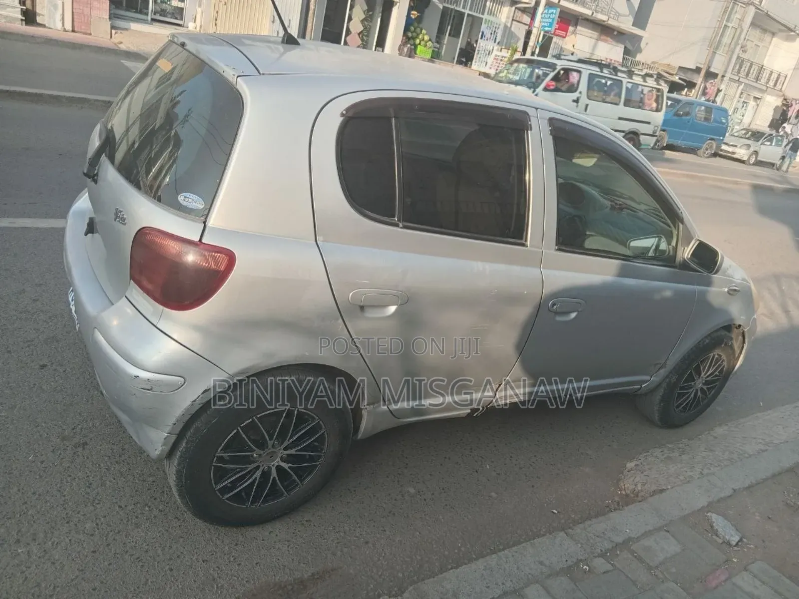 Toyota Vitz 2004 Silver