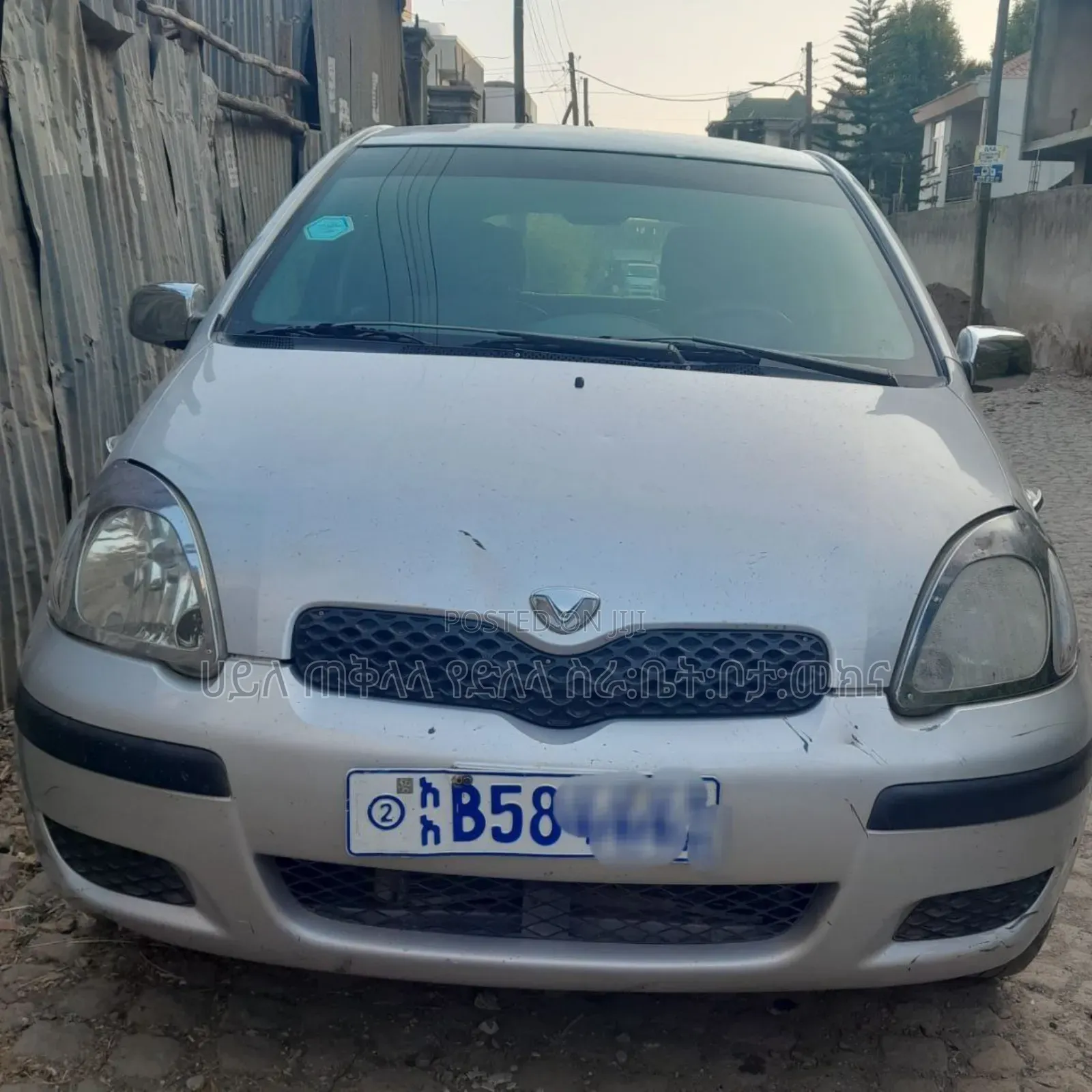 Toyota Vitz 2004 Silver