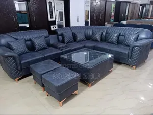 Photo - Graceful Leather Sofa With Table