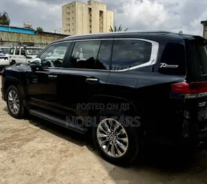 Toyota Land Cruiser 2023 Matt Black