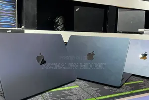 New Laptop Apple MacBook Air 2024 M3 13-Inch 8GB Apple M3 SSD 256GB