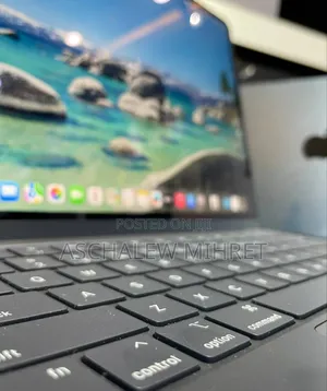 New Laptop Apple MacBook Air 2024 M3 13-Inch 8GB Apple M3 SSD 256GB