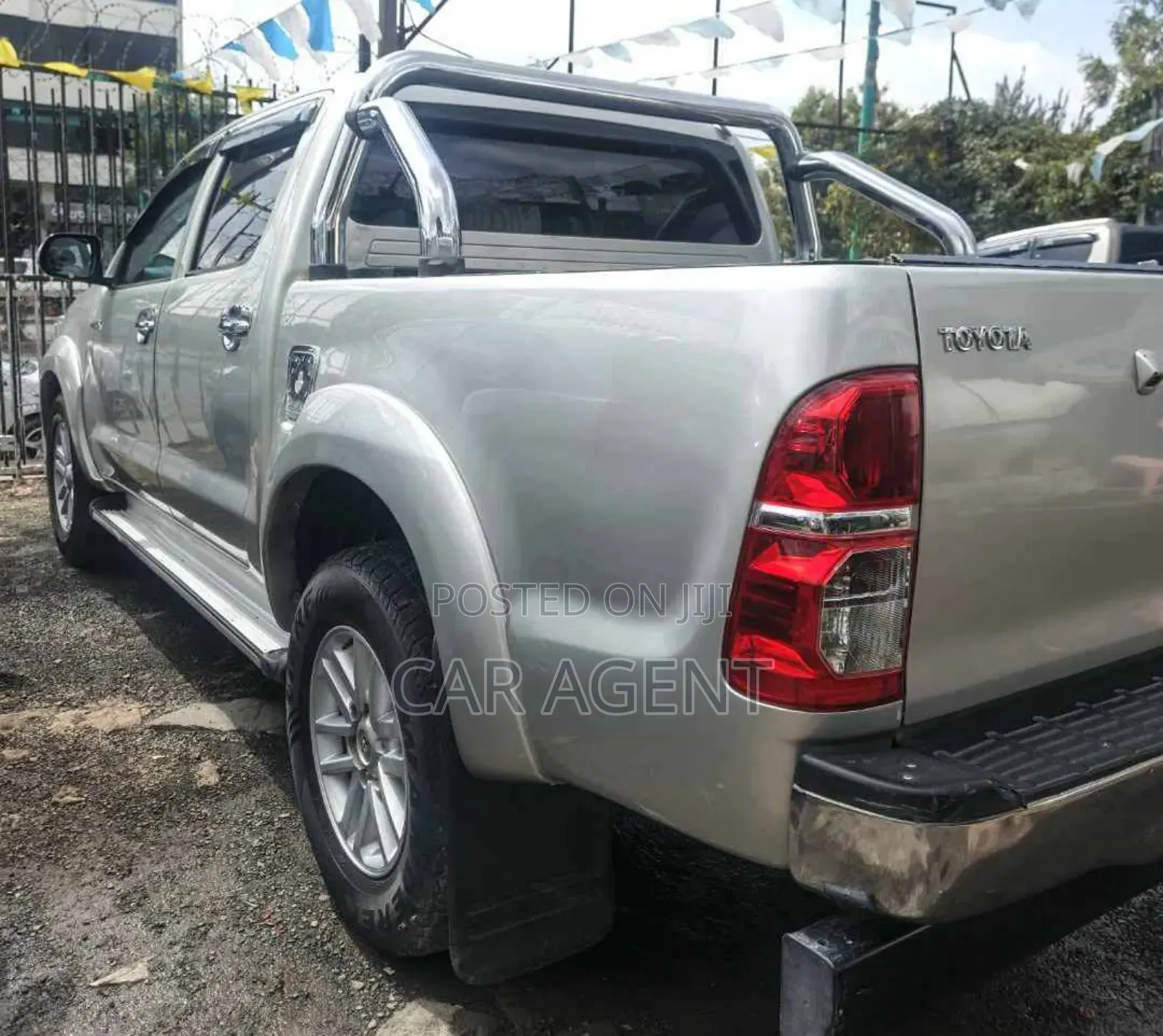 Toyota Hilux 2013 Gray