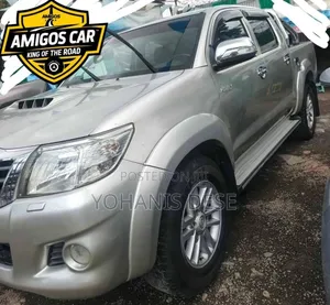 Photo - Toyota Hilux 2013 Silver
