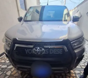 Toyota Hilux 2021 Beige