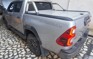Toyota Hilux 2021 Beige
