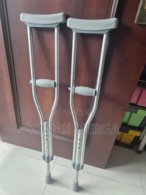 Photo - Crutches惟峥easily Adjusted in Height咚回aluminium Drive Medical Crutches