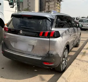 Peugeot 5008 2020 Beige