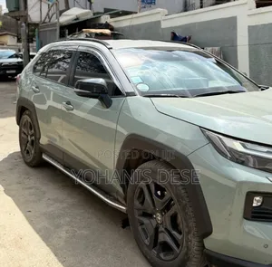 Toyota RAV4 2022 Green