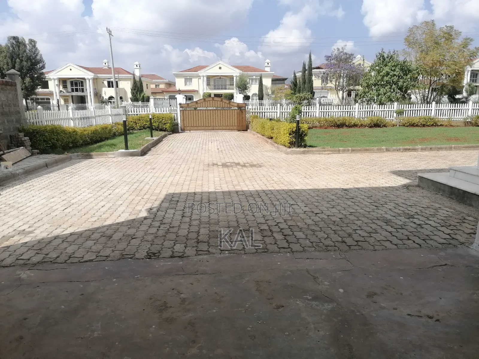 7bdrm House in Ccd, Yeka for rent