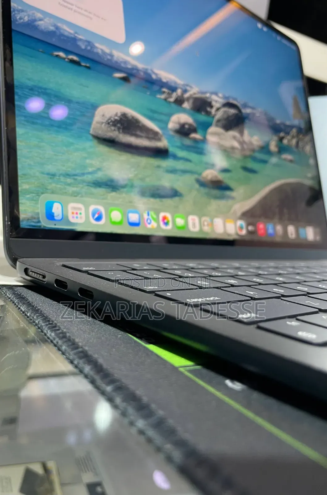 New Laptop Apple MacBook Air 2024 M3 13-Inch 8GB Apple M3 SSD 256GB