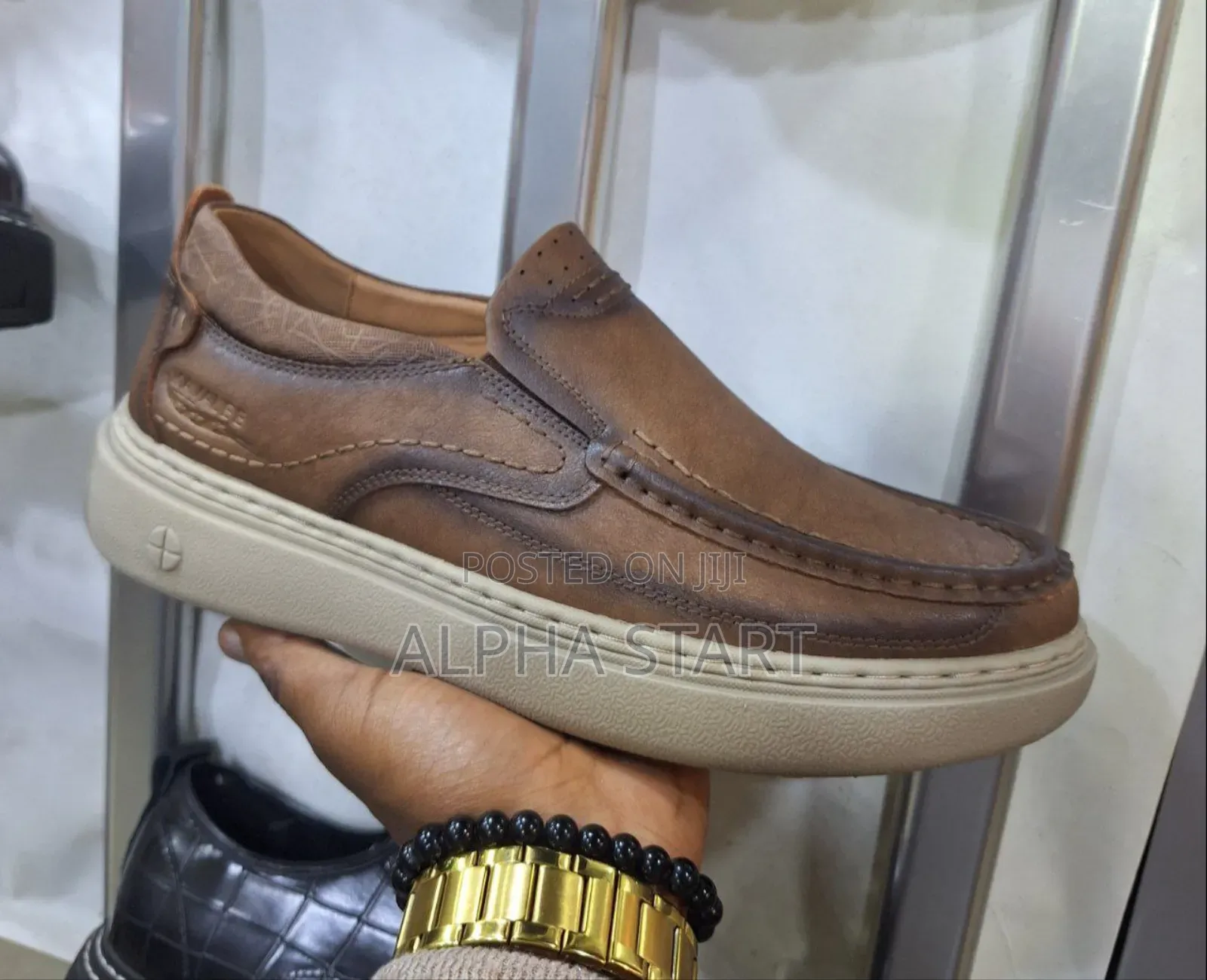 New Arrival Cavalee Flat Shoes Made in