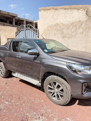 Toyota Hilux 2020 Gray