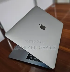 New Laptop Apple MacBook Air 2019 8GB Intel Core I5 SSD 128GB