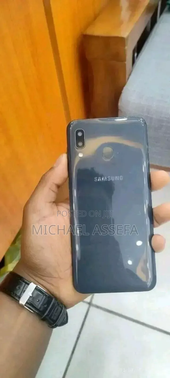 Samsung Galaxy A20 32 GB Black