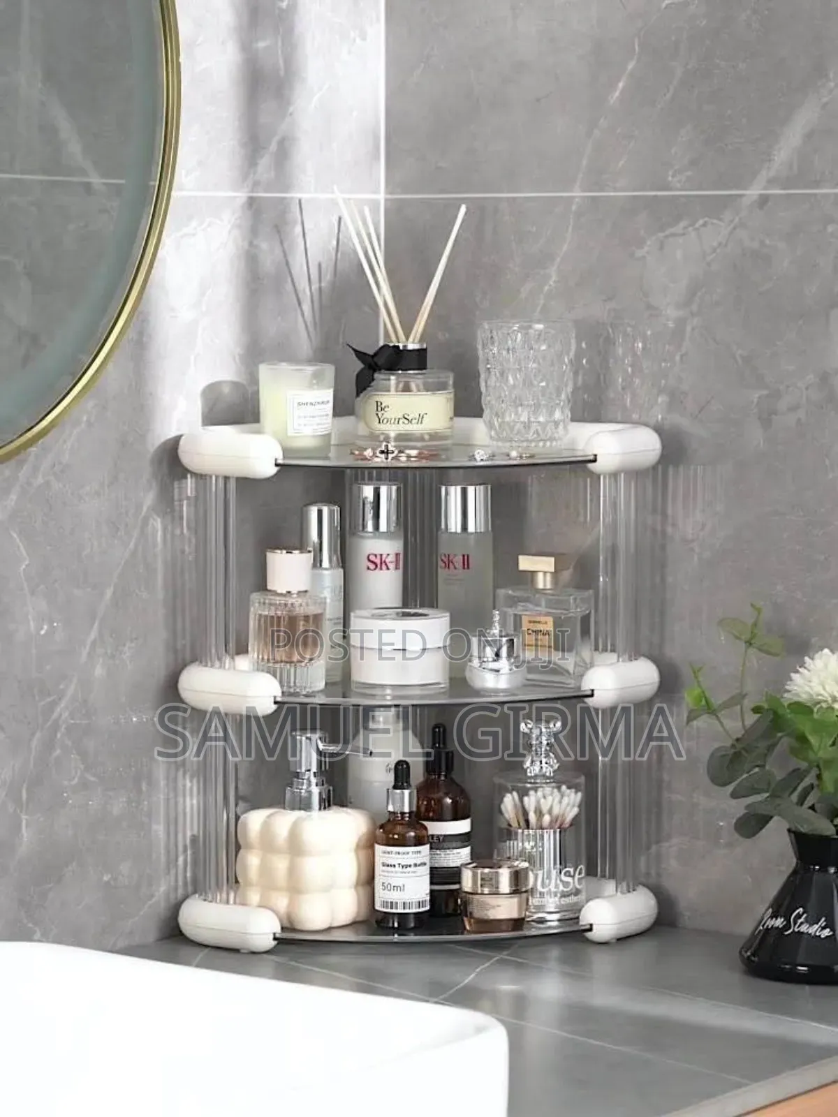 በቀላሉ የሚገጣጠም የኮስሞቲክስ ማስቀመጫ3 Tiers Corner Cosmetics Storage Shelf