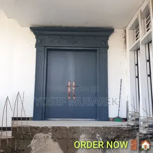 Photo - ከስጋት ይላቀቁ Victor Door