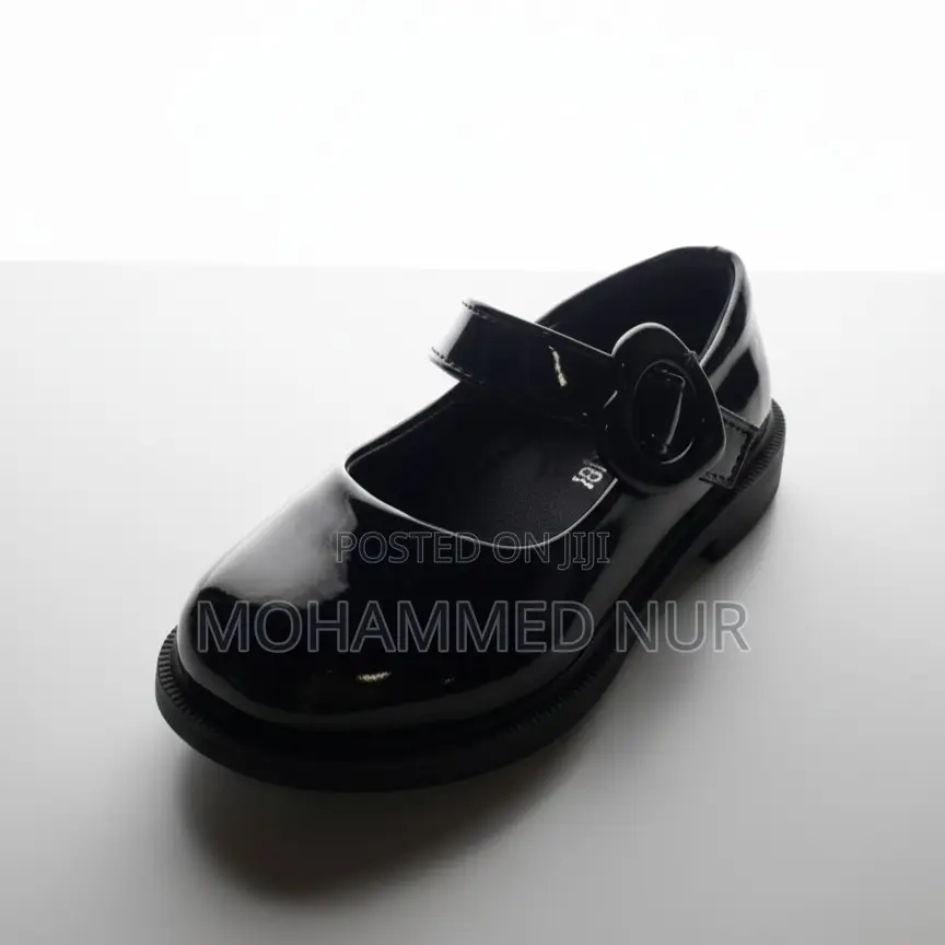 Classic Black Kids Shoes – Glossy Finish, Timeless Style