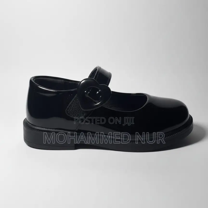 Classic Black Kids Shoes – Glossy Finish, Timeless Style