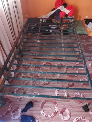 Photo - የብረት አልጋ Metal Bed 1:20