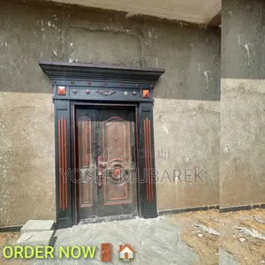 Photo - ሌባን የሚያስደነግጥ ጥንካሬ ቪክቶር በር