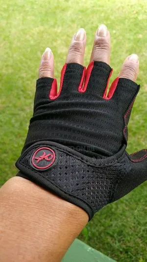 Photo - Gym Gloves