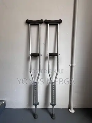 Photo - Walking Crutches朽血underarm Crutches Are Tools,Part Of The Mobile Aid