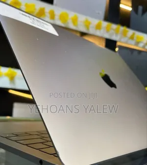 New Laptop Apple MacBook Pro 2017 8GB Intel Core I5 SSD 128GB