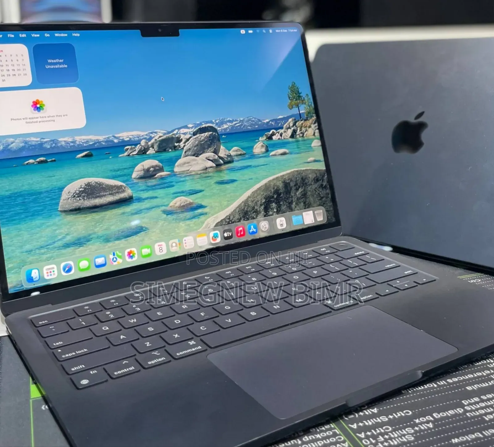 New Laptop Apple MacBook Air 2024 M3 13-Inch 8GB Apple M3 SSD 256GB