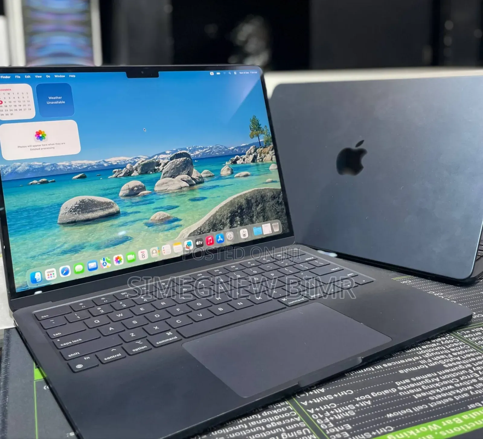 New Laptop Apple MacBook Air 2024 M3 13-Inch 8GB Apple M3 SSD 256GB