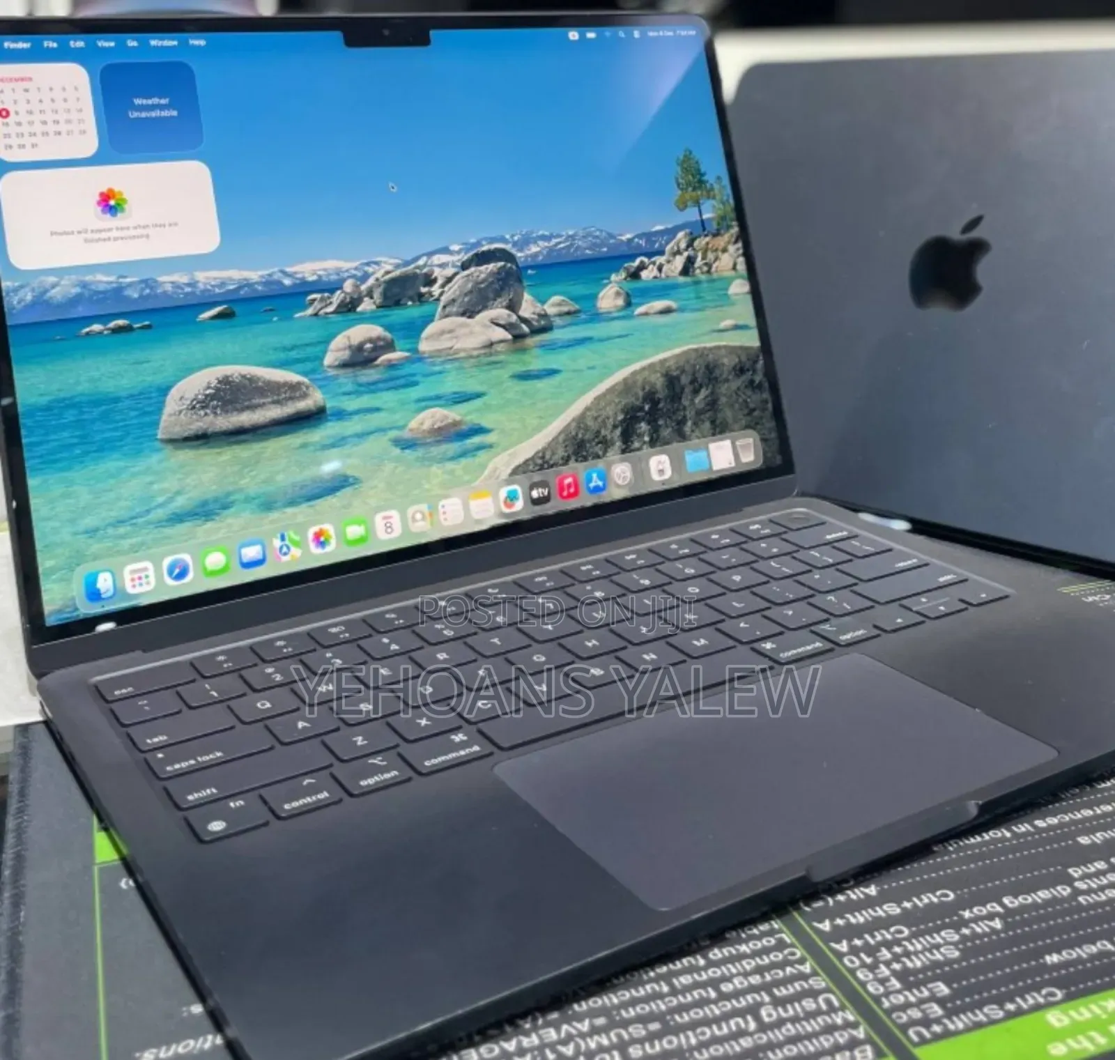 New Laptop Apple MacBook Air 2024 M3 13-Inch 8GB Apple M3 SSD 256GB