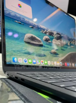 New Laptop Apple MacBook Air 2024 M3 13-Inch 8GB Apple M3 SSD 256GB