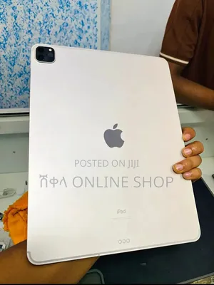 Photo - Apple iPad Pro 12.9 (2020) 128 GB White
