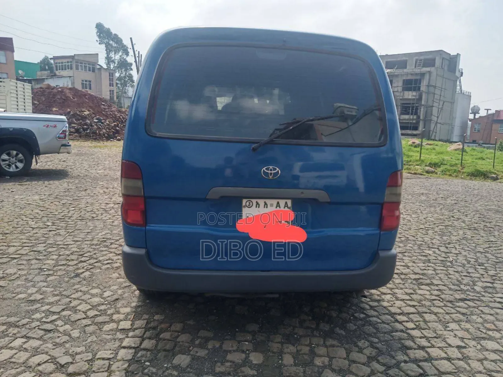 Toyota HiAce 2000 Blue