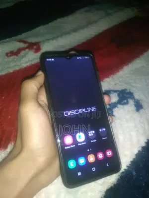 Samsung Galaxy A12 64 GB Red