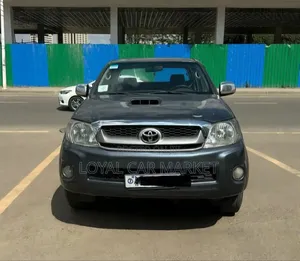Toyota Hilux 2011 Gray