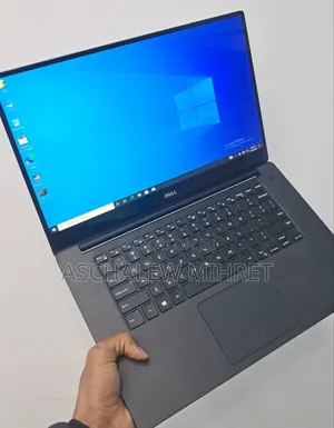 New Laptop Dell Precision 5520 16GB Intel Core I7 SSD 512GB