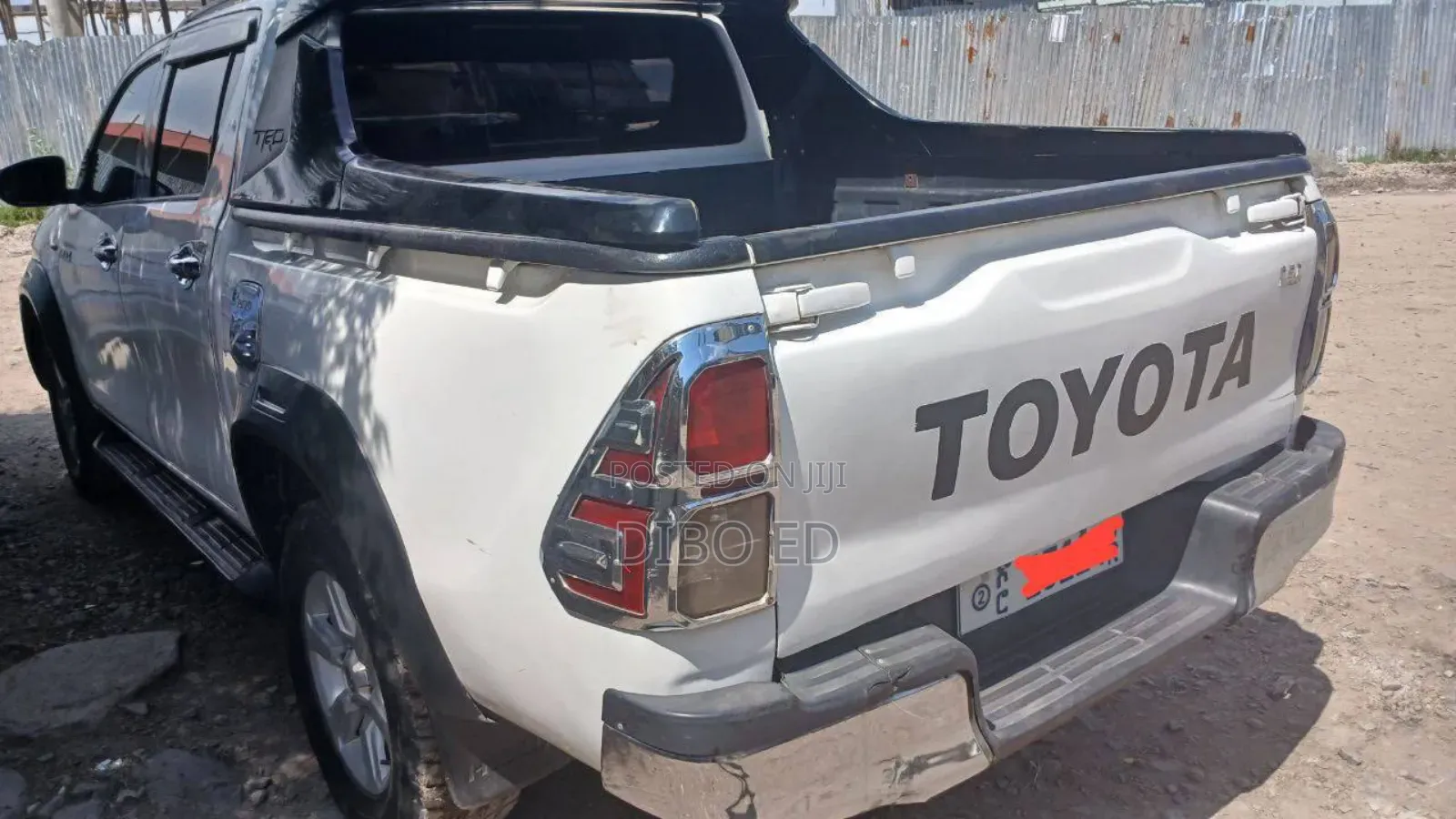 Toyota Hilux 2016 White