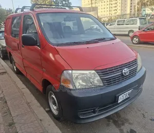 Toyota HiAce 220 2007 Red