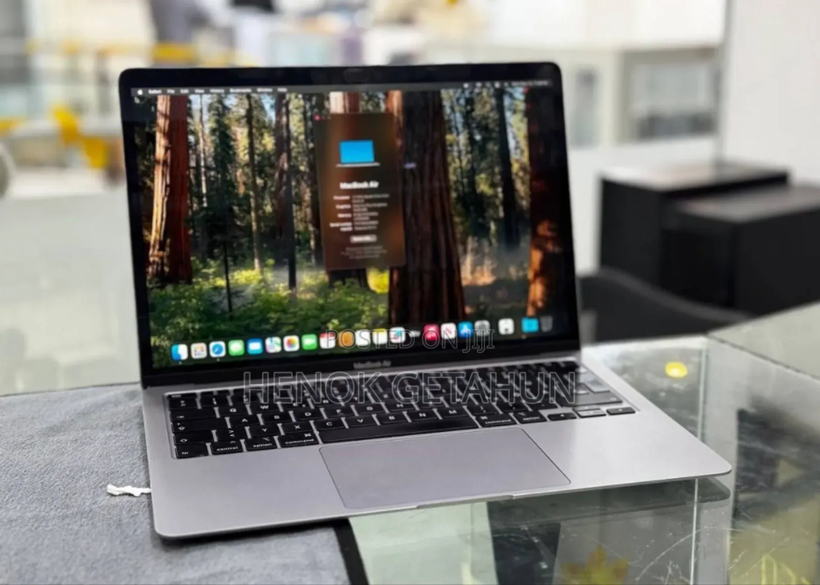 New Laptop Apple MacBook Air 2020 8GB Intel Core 3 SSD 256GB