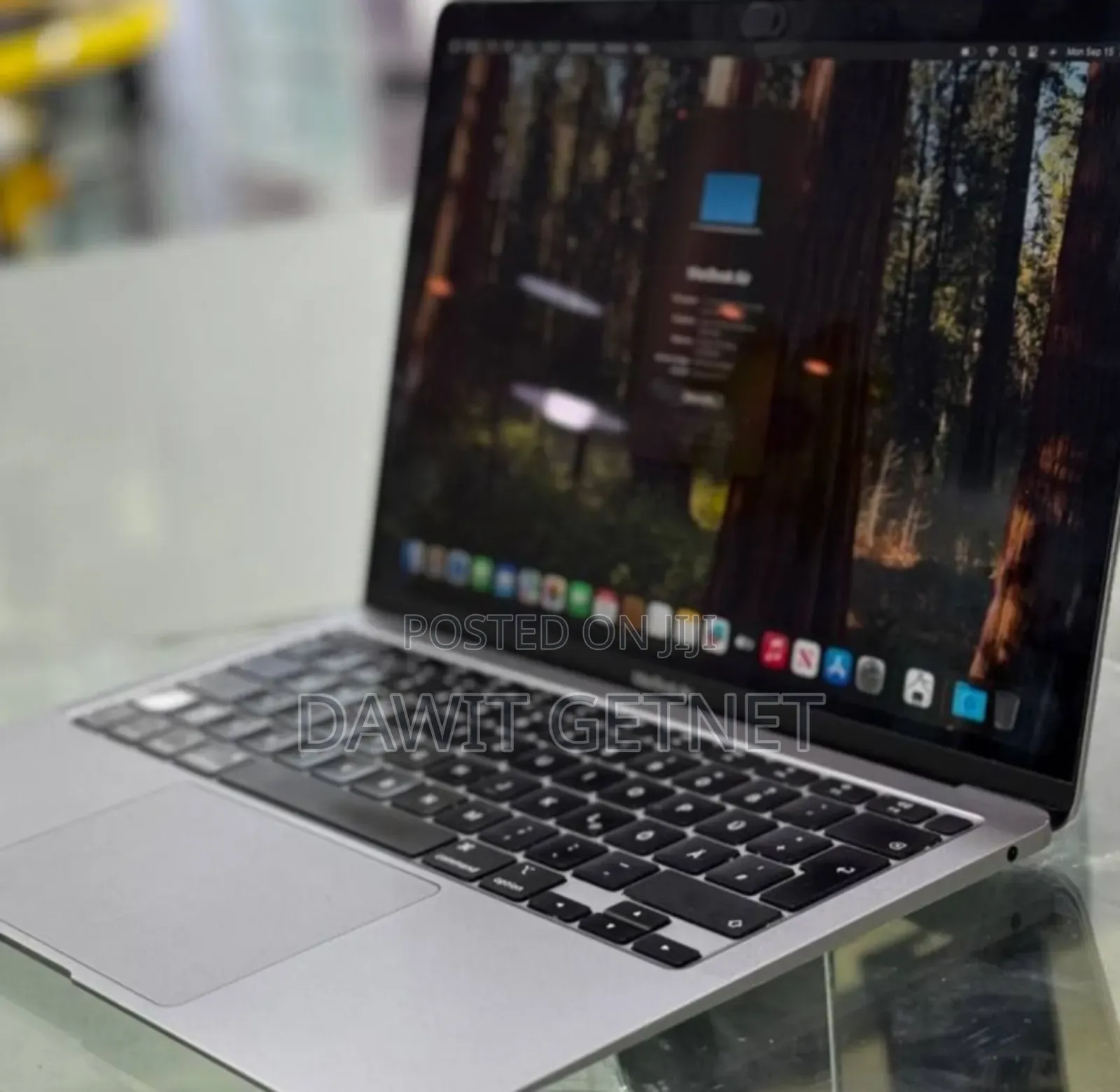 New Laptop Apple MacBook 2020 8GB Intel Core I3 SSD 256GB