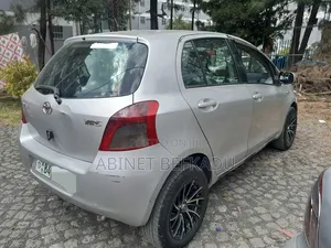 Toyota Vitz 1.0 FWD 5dr 2006 Silver