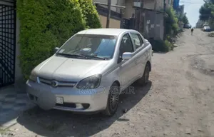 Photo - Toyota Platz 2005 Silver