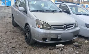 Toyota Platz 2005 Silver