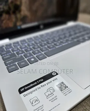 Photo - New Laptop HP OmniBook 5 16" 16GB Intel Core I7 SSD 512GB