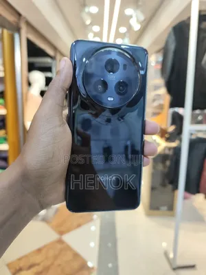 Photo - New Honor Magic5 Pro 512 GB