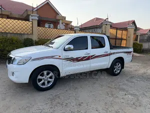 Toyota Hilux 3.0 D-4D 4x4 2015 White