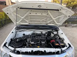 Toyota Hilux 3.0 D-4D 4x4 2015 White