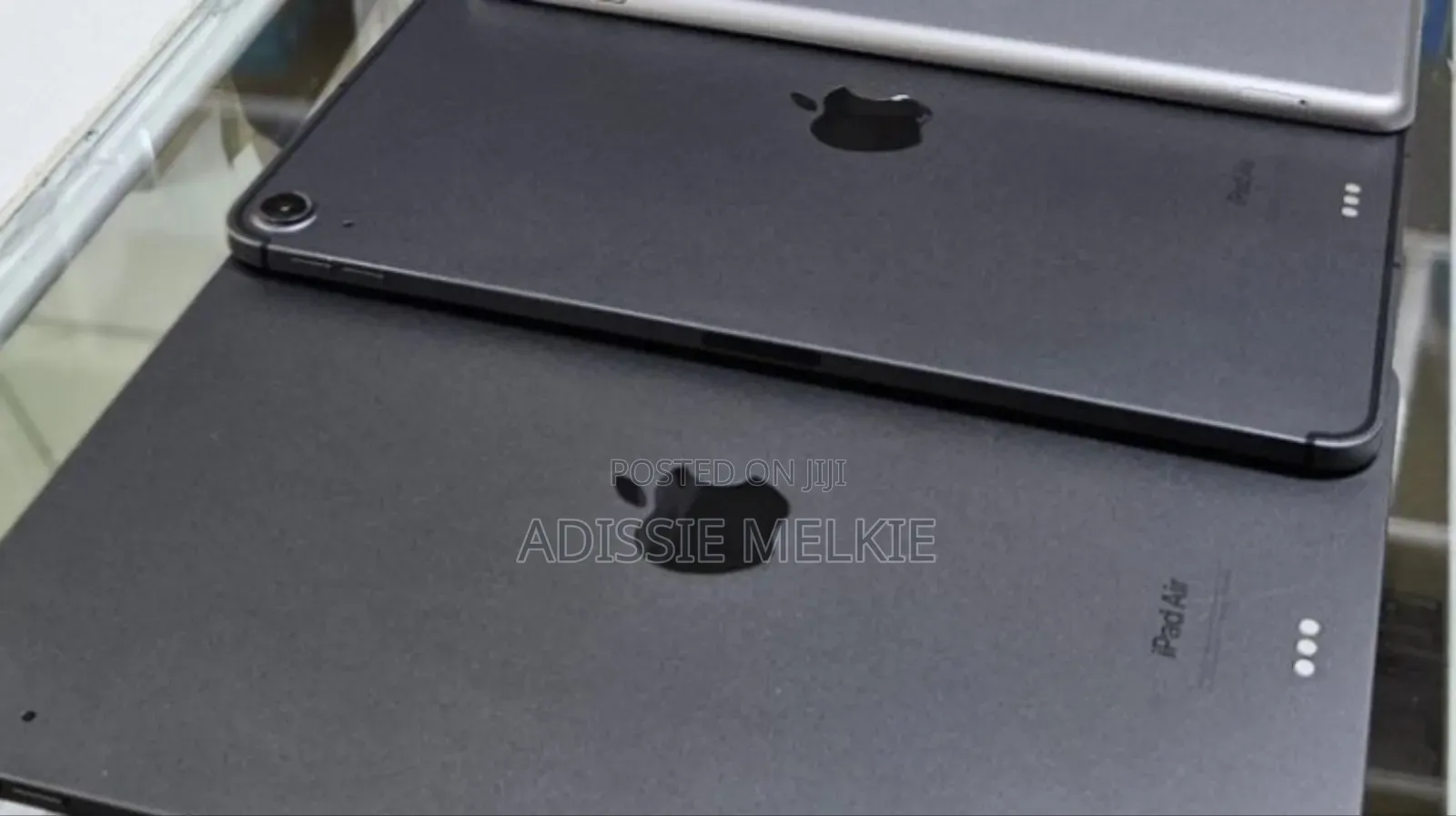 New Laptop Apple MacBook Air 4GB Apple M1 SSD 60GB