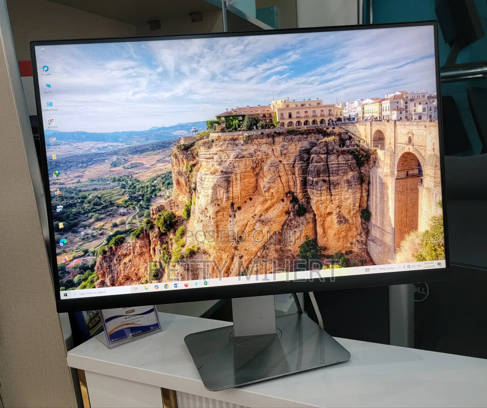 🅓🅔🅛🅛 24" Frameless Monitor